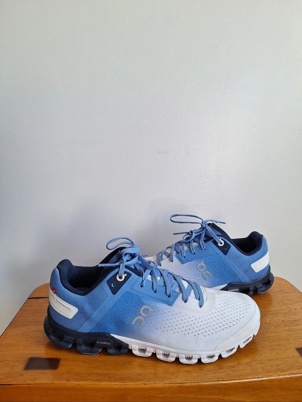 On Cloudflow 3.0 Women's Marina/White Size 8